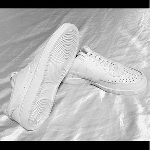 White Court Vision Low/Brand new, never used.